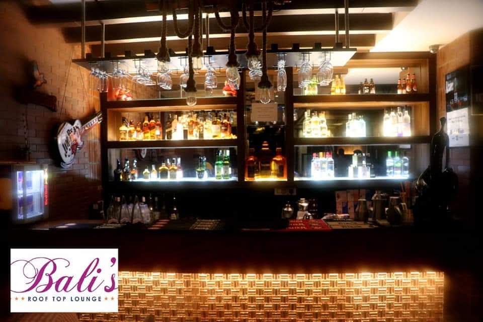 Restaurant bar